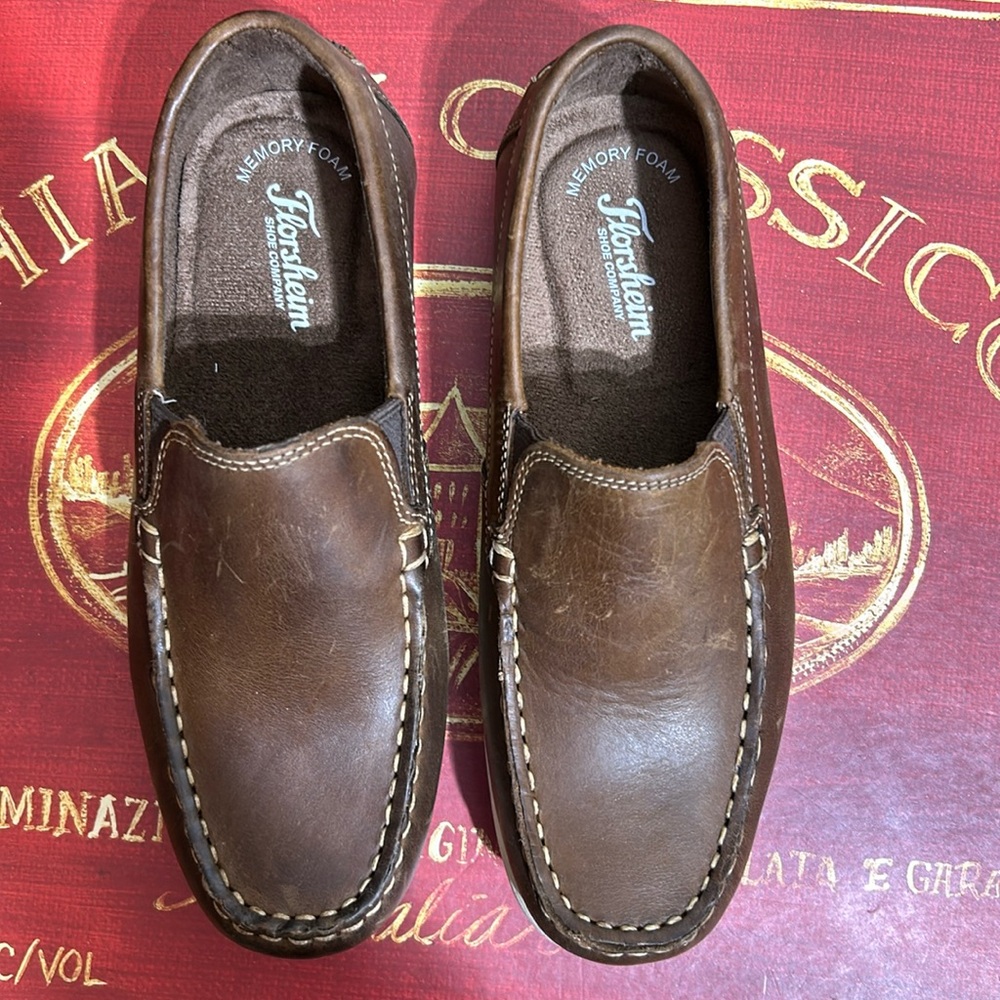 Kids Florsheim memory foam loafers size 3 medium